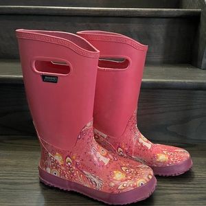 Bogs pink rain boots sz 5 EUC